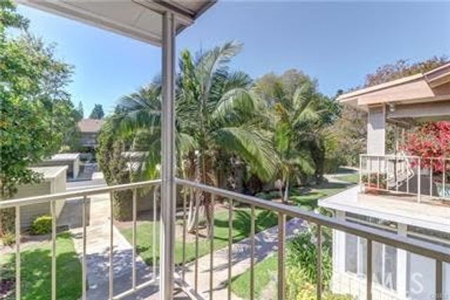 56 Calle Cadiz S, Laguna Woods, CA 92637