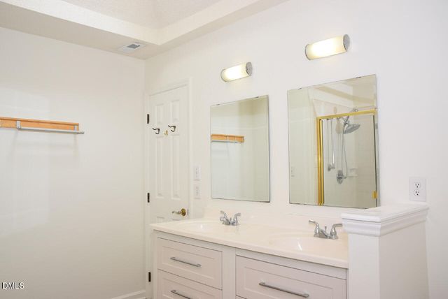 1015 Oak Lake Court, Raleigh, NC 27606