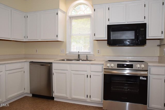 1015 Oak Lake Court, Raleigh, NC 27606