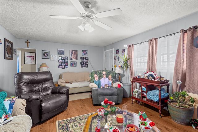 805 Avenue C, Levelland, TX 79336