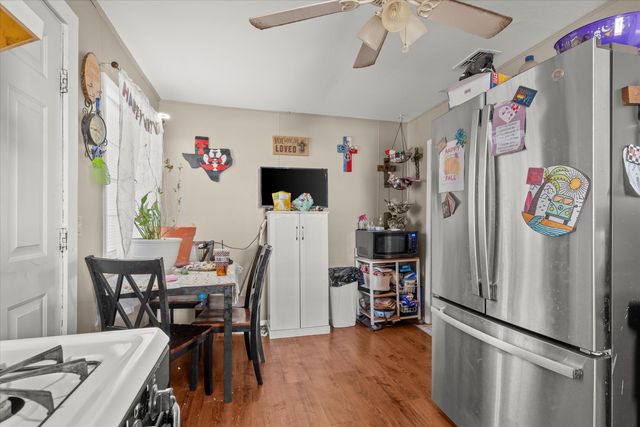 805 Avenue C, Levelland, TX 79336