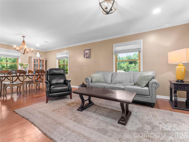 121 Churchill Downs Drive, Fairview, NC 28730