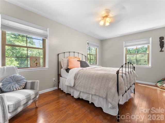 121 Churchill Downs Drive, Fairview, NC 28730