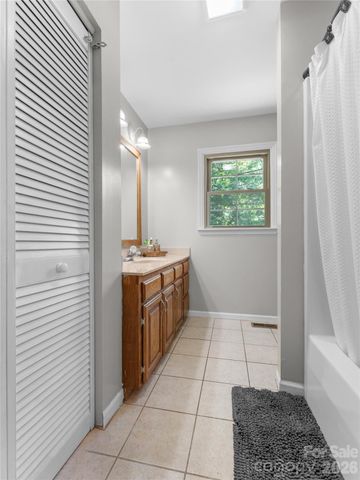 121 Churchill Downs Drive, Fairview, NC 28730