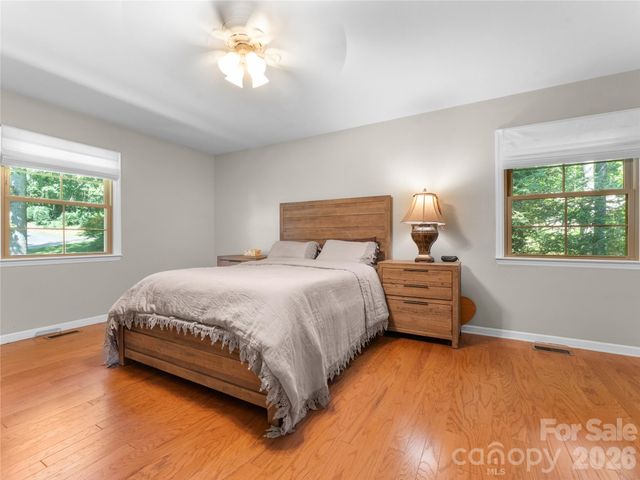 121 Churchill Downs Drive, Fairview, NC 28730