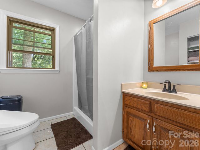 121 Churchill Downs Drive, Fairview, NC 28730