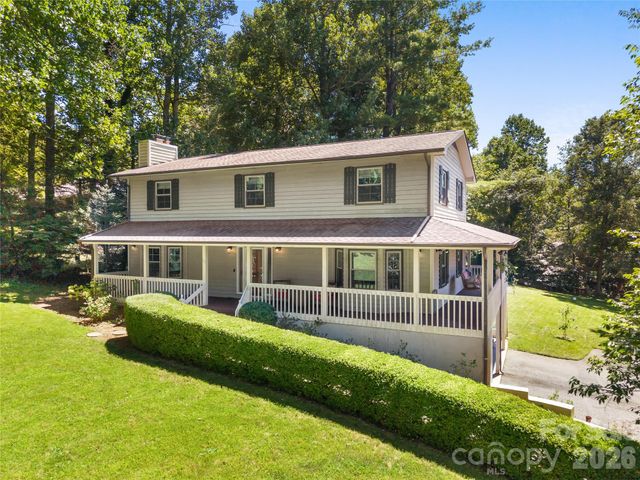 121 Churchill Downs Drive, Fairview, NC 28730