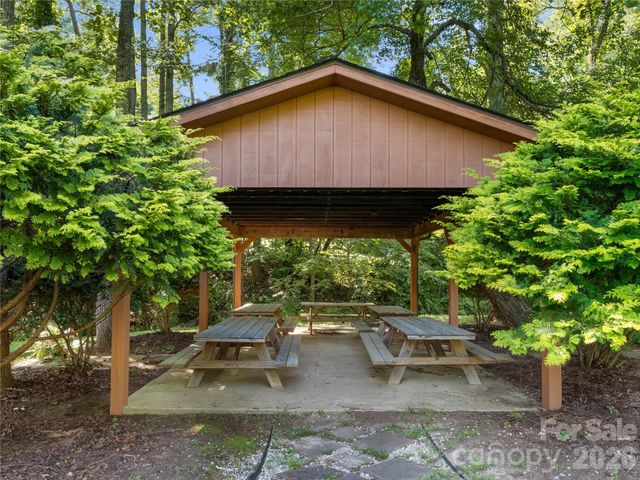 121 Churchill Downs Drive, Fairview, NC 28730