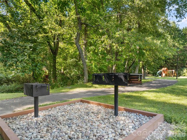 121 Churchill Downs Drive, Fairview, NC 28730