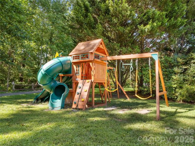 121 Churchill Downs Drive, Fairview, NC 28730