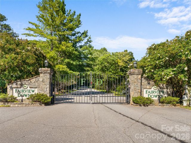 121 Churchill Downs Drive, Fairview, NC 28730