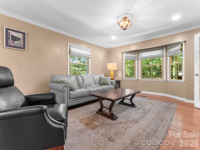 121 Churchill Downs Drive, Fairview, NC 28730