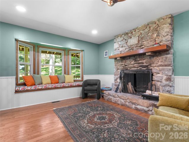 121 Churchill Downs Drive, Fairview, NC 28730
