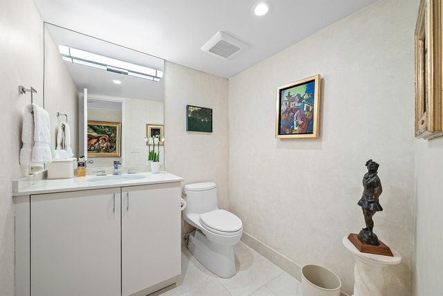 100 Sunrise Avenue 303, Palm Beach, FL 33480