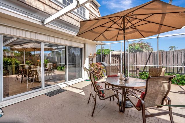 11571 Winchester Drive 27 D, Palm Beach Gardens, FL 33410