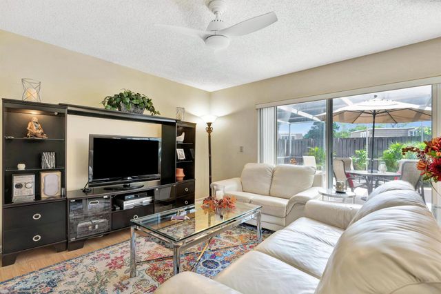 11571 Winchester Drive 27 D, Palm Beach Gardens, FL 33410