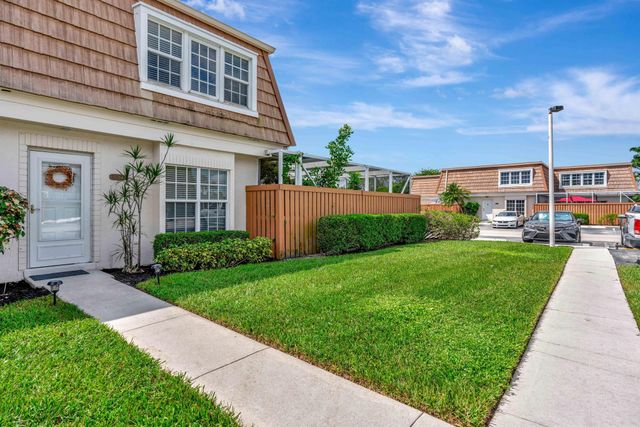 11571 Winchester Drive 27 D, Palm Beach Gardens, FL 33410