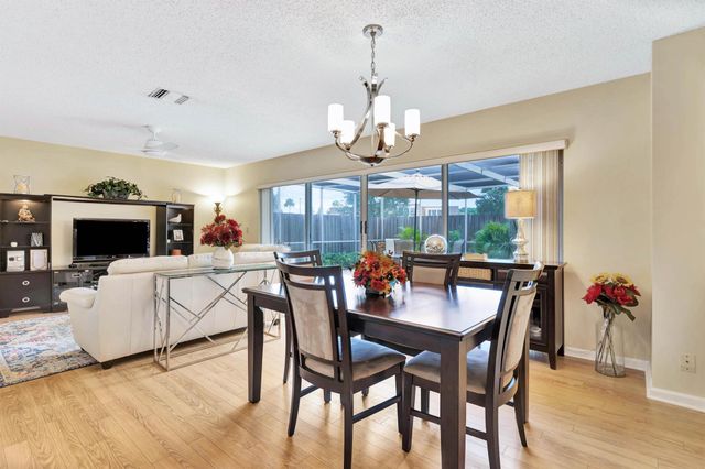11571 Winchester Drive 27 D, Palm Beach Gardens, FL 33410