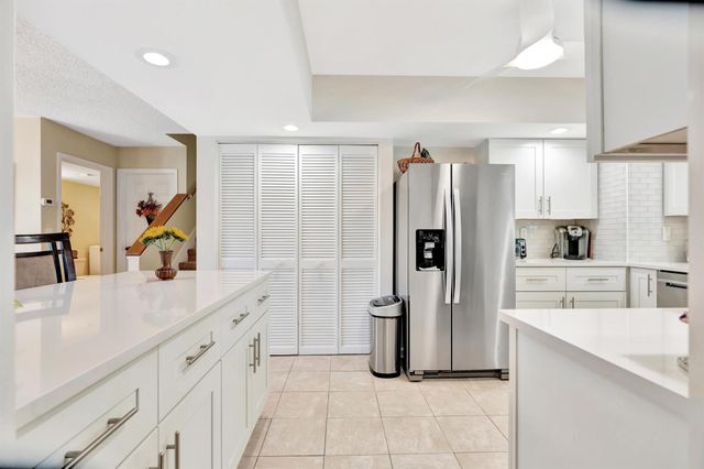 11571 Winchester Drive 27 D, Palm Beach Gardens, FL 33410