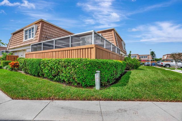 11571 Winchester Drive 27 D, Palm Beach Gardens, FL 33410