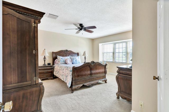 11571 Winchester Drive 27 D, Palm Beach Gardens, FL 33410