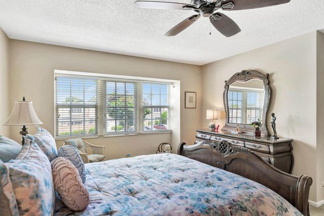 11571 Winchester Drive 27 D, Palm Beach Gardens, FL 33410