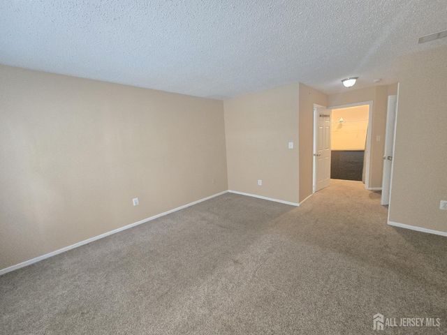 28 Inverness Drive, Edison, NJ 08820