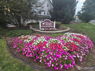 28 Inverness Drive, Edison, NJ 08820