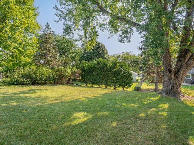 325 5th Avenue N, Hopkins, MN 55343