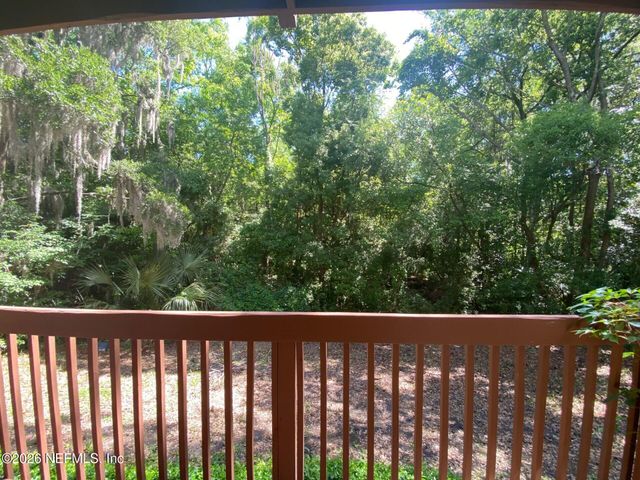 7043 VALLEY CREST Court, Jacksonville, FL 32277