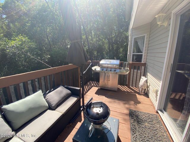 7043 VALLEY CREST Court, Jacksonville, FL 32277
