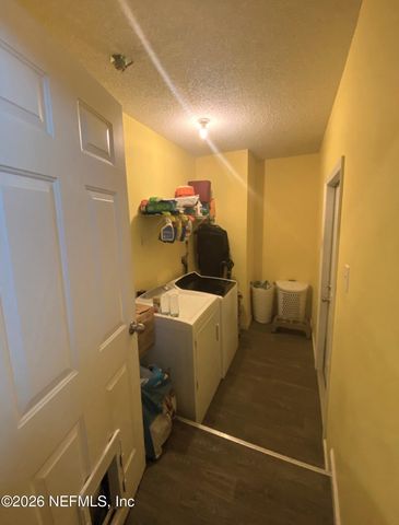 7043 VALLEY CREST Court, Jacksonville, FL 32277