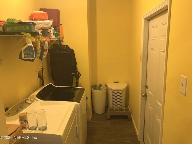 7043 VALLEY CREST Court, Jacksonville, FL 32277