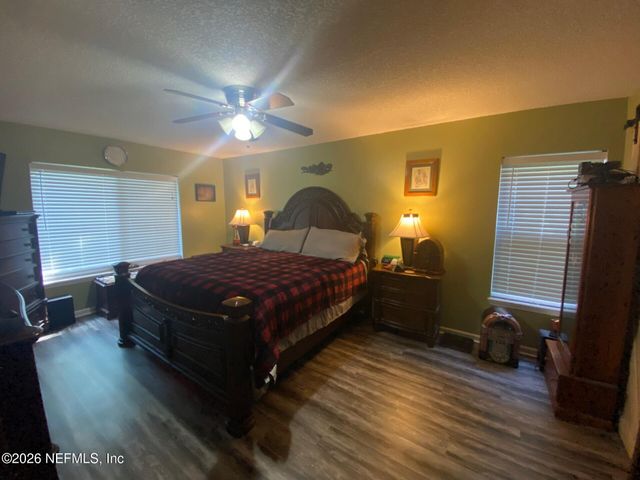 7043 VALLEY CREST Court, Jacksonville, FL 32277