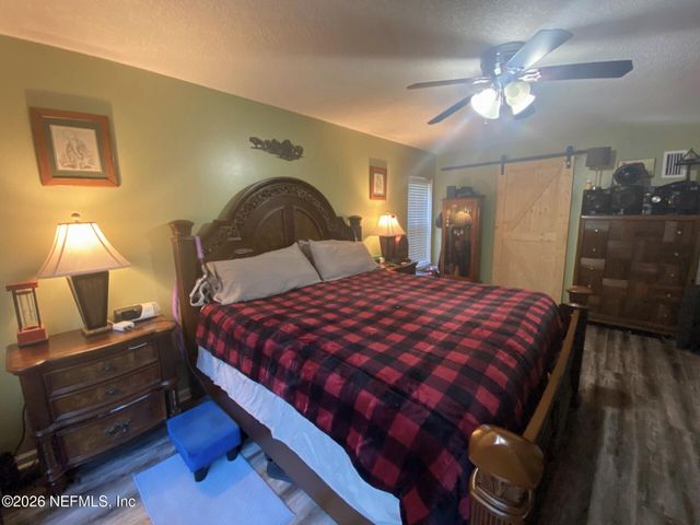 7043 VALLEY CREST Court, Jacksonville, FL 32277