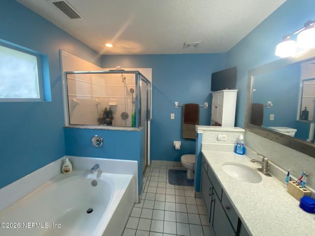 7043 VALLEY CREST Court, Jacksonville, FL 32277