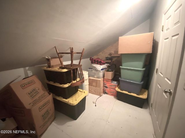 7043 VALLEY CREST Court, Jacksonville, FL 32277