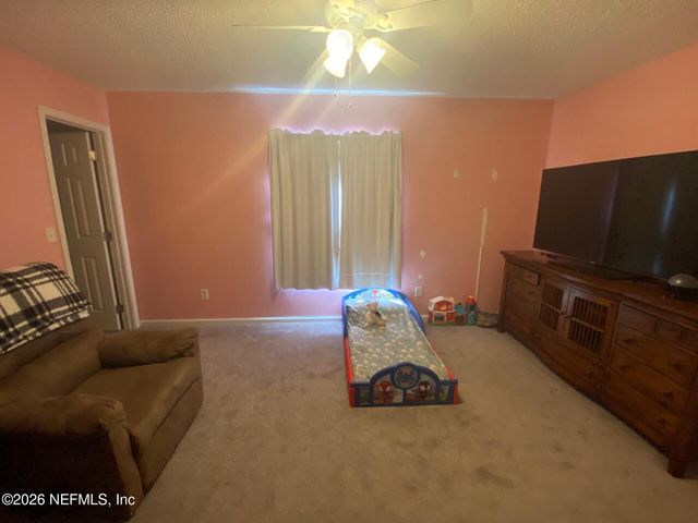 7043 VALLEY CREST Court, Jacksonville, FL 32277