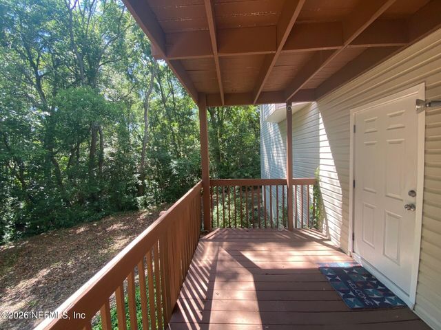 7043 VALLEY CREST Court, Jacksonville, FL 32277