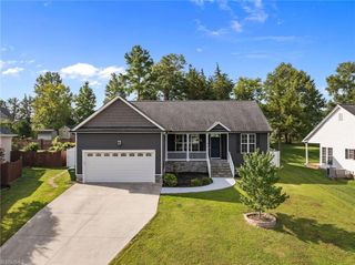 415 Old Farm Road, Graham, NC 27253