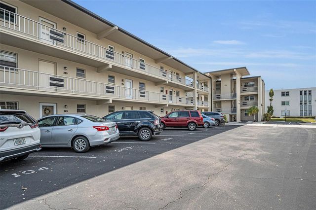 9940 47TH AVENUE N 105, St Petersburg, FL 33708