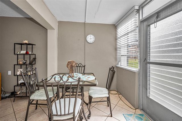 9940 47TH AVENUE N 105, St Petersburg, FL 33708