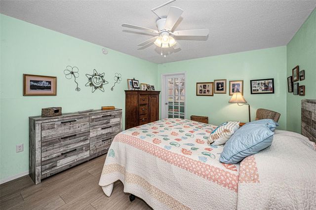 9940 47TH AVENUE N 105, St Petersburg, FL 33708