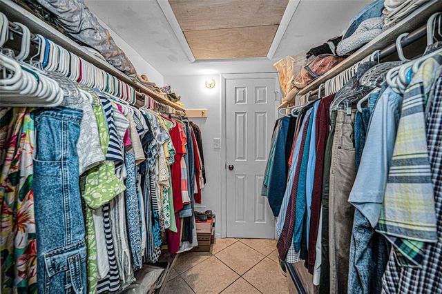 9940 47TH AVENUE N 105, St Petersburg, FL 33708