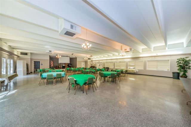 9940 47TH AVENUE N 105, St Petersburg, FL 33708