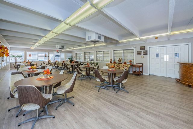 9940 47TH AVENUE N 105, St Petersburg, FL 33708