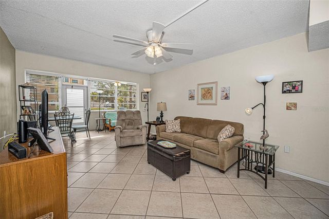 9940 47TH AVENUE N 105, St Petersburg, FL 33708