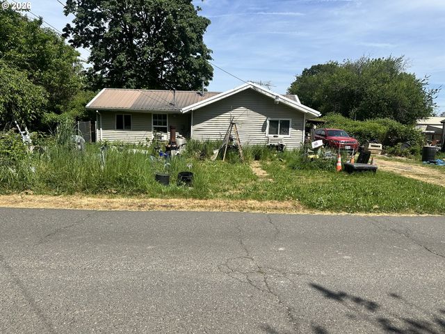 35425 E DIVISION Rd, St Helens, OR 97051