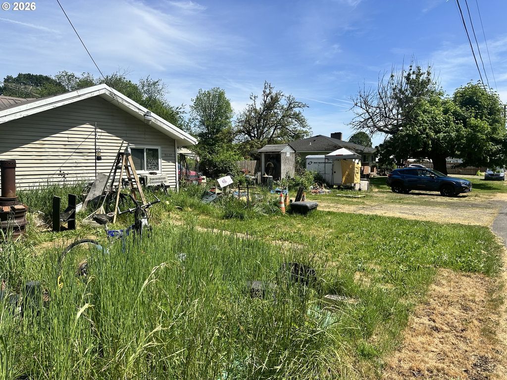 35425 E DIVISION Rd, St Helens, OR 97051