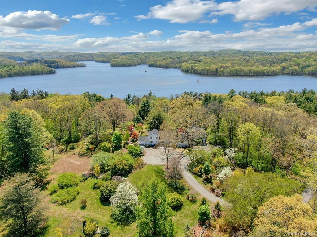 380 Cross River Road, Katonah, NY 10536